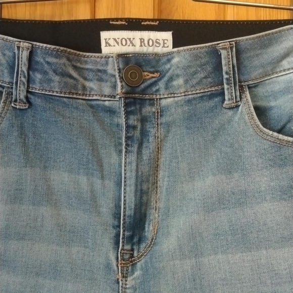 NWT Knox Rose Embroidered Jeans Size 16 - Picture 4 of 9